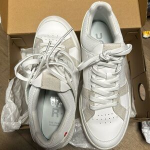 On cloud roger clubhouse size 8